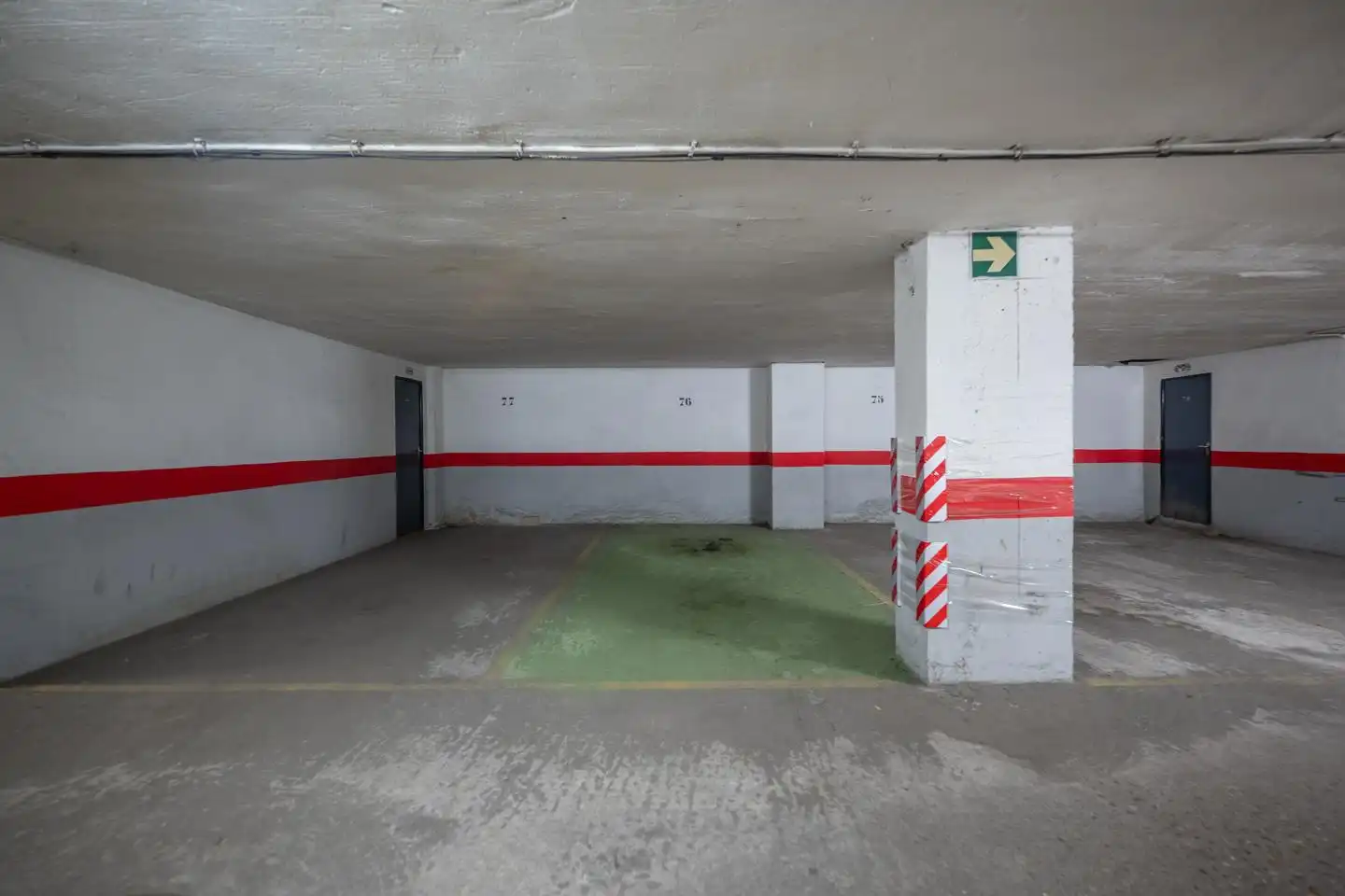 Aparcament de Pis en venda en Ávila amb Calefacció, Parquet i Traster