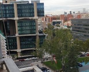 Vista exterior de Pis en venda en  Madrid Capital amb Calefacció, Terrassa i Traster