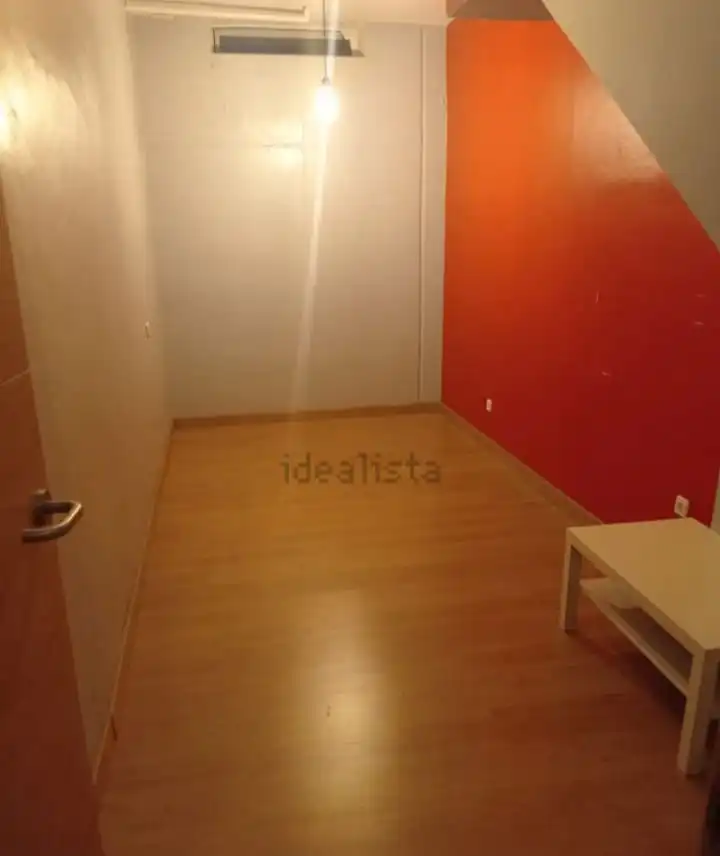 Detached homes for rent in Dos Hermanas  with Air Conditioner and Pets allowed