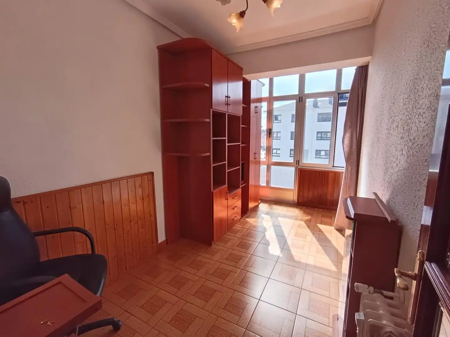Piso en venta en Avilés con Calefacción y Terraza