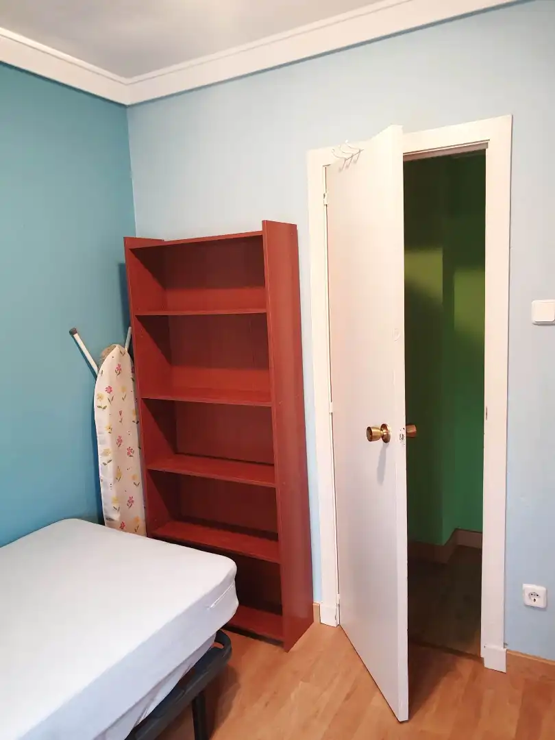 Bedroom of Flat for rent in Zaragoza  with Heating, Parquet flooring and Furnished