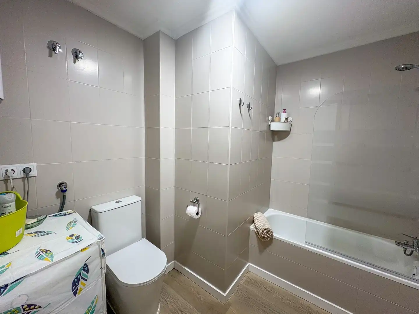 Baño de Piso de alquiler en Torrevieja con Aire acondicionado, Calefacción y Terraza