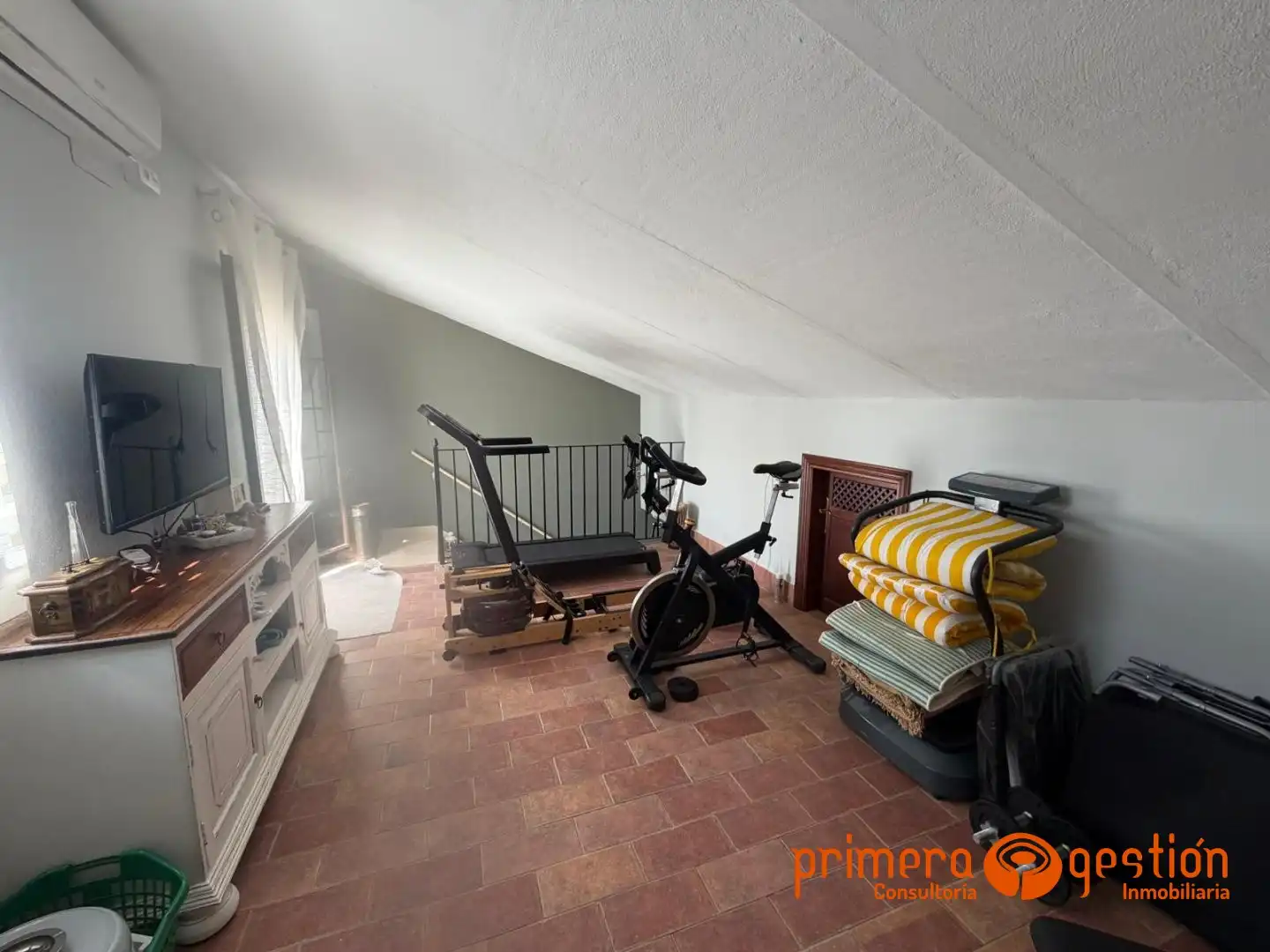 Houses for sale in Fuentes de Andalucía  with Air Conditioner, Terrace and Furnished
