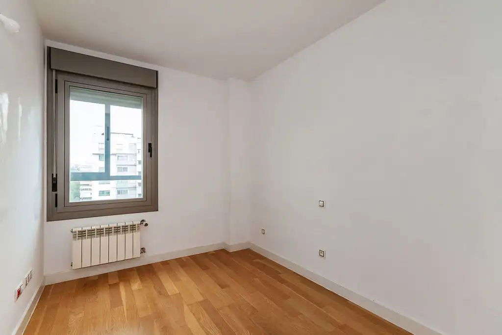 Bedroom of Flat for sale in Madrid  with Storage room and Swimming Pool