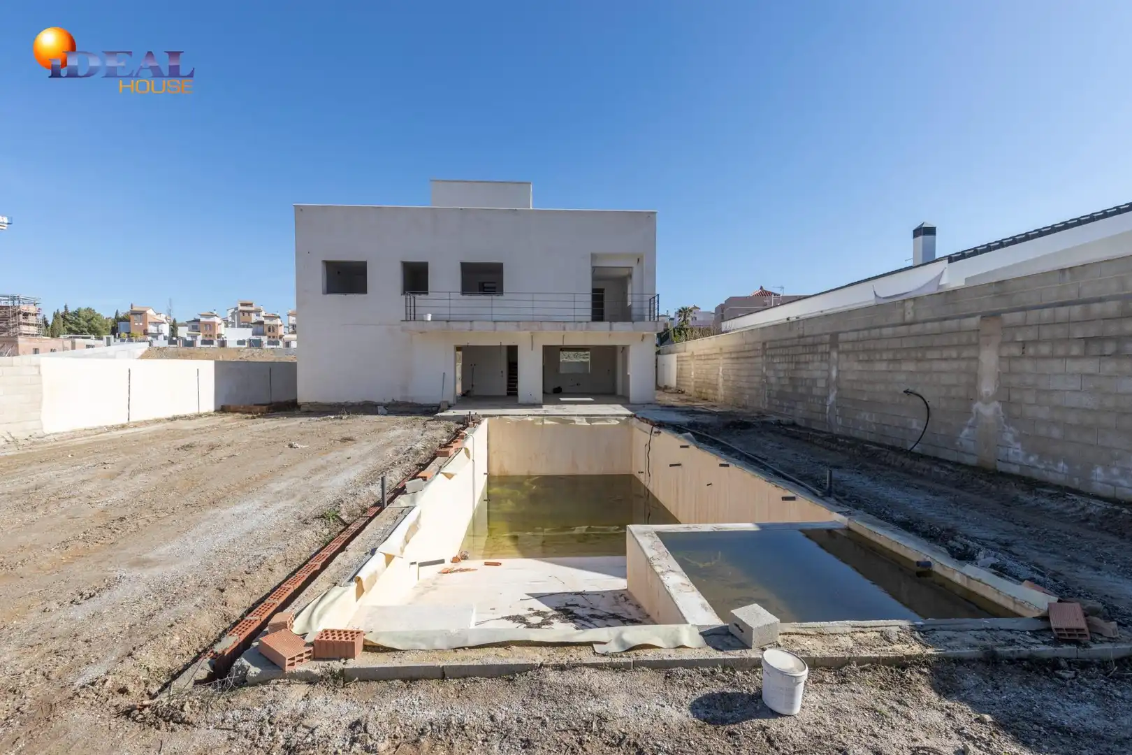 Detached house with terrace for sale in Calle Puntal de las Siete Lagunas 18