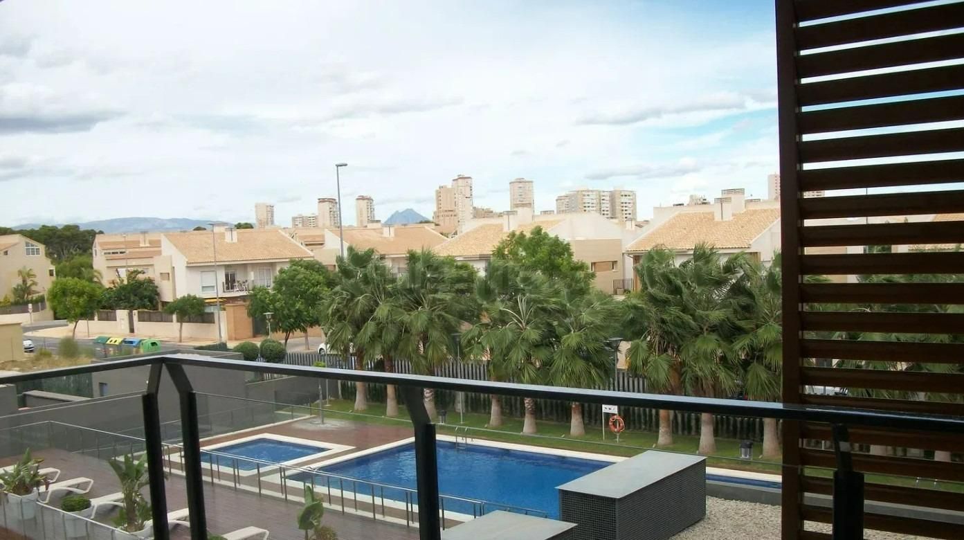 Exterior view of Flat to rent in El Campello  with Air Conditioner, Private garden and Terrace
