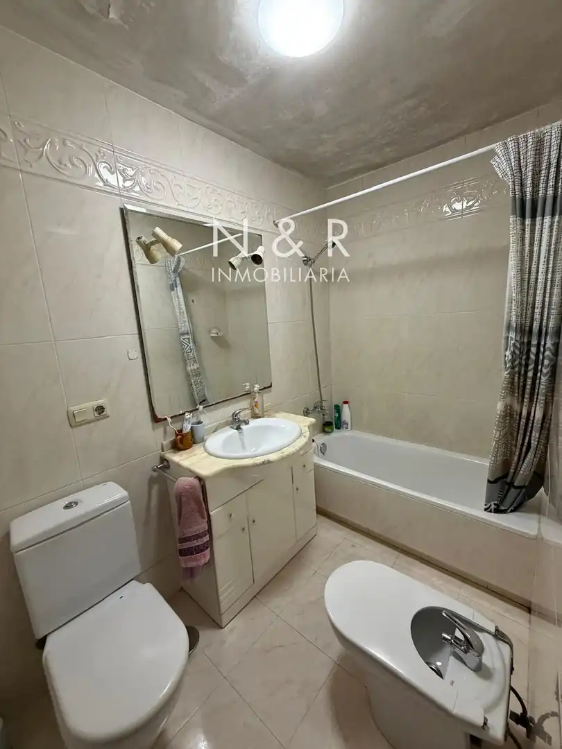 Habitación de Piso de alquiler en Santiago de Compostela  con Calefacción