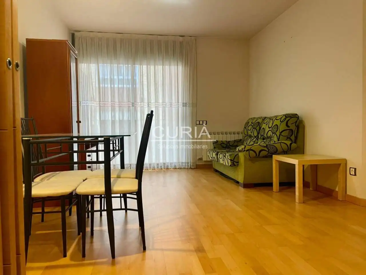 Apartament amb terrassa de lloguer a Instituts - Universitat, imagen 2
