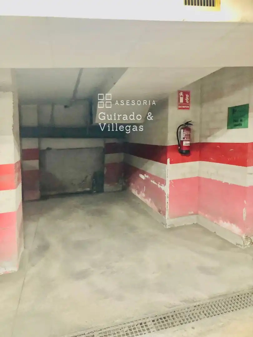 Parking de Dúplex en venta en Terrassa con Terraza y Alarma