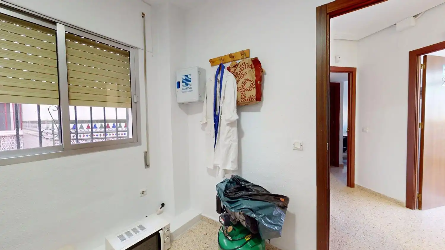 Office for rent in Montequinto  with Air Conditioner and Terrace