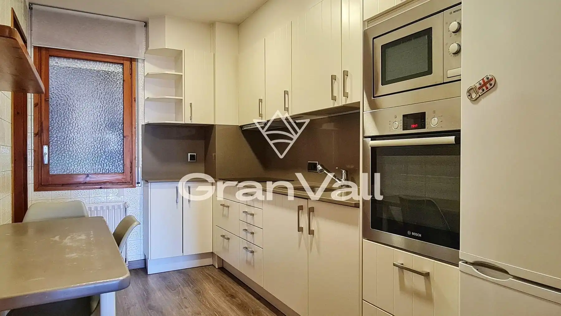Cuina de Apartament en venda en Puigcerdà amb Calefacció, Parquet i Terrassa