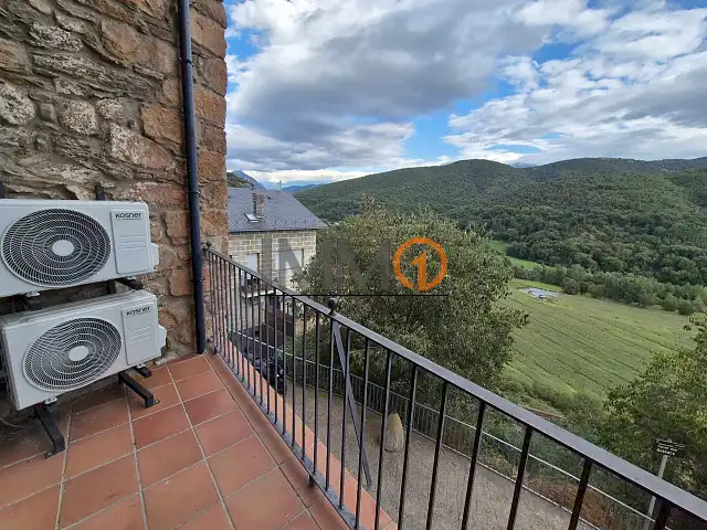 Terraza de Piso en venta en Montferrer i Castellbò con Calefacción