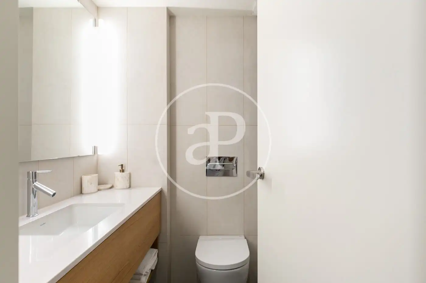 Bany de Dúplex en venda en Barcelona amb Aire condicionat, Calefacció i Jardí privat