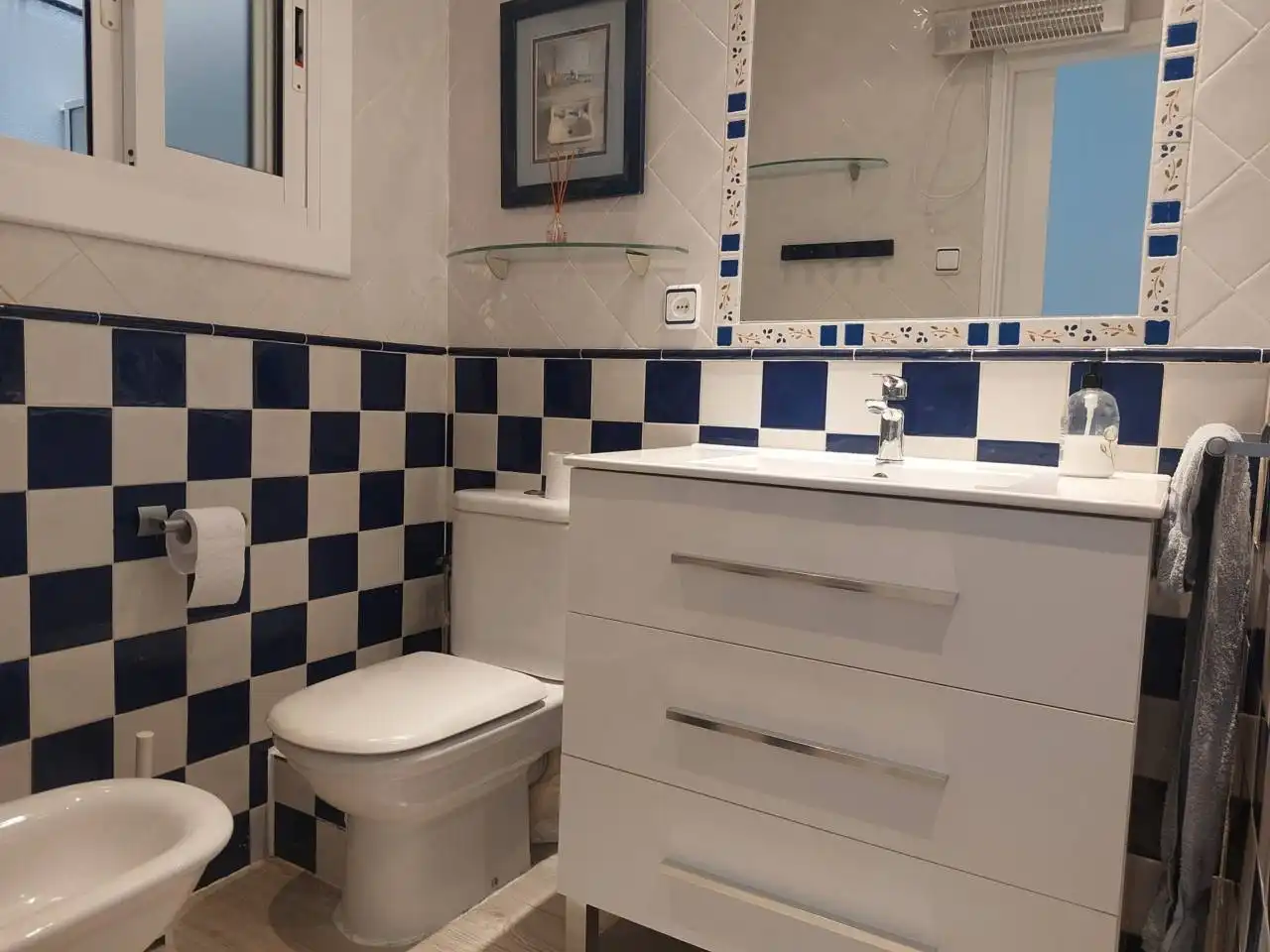 Bathroom of Flat for rent in Vilanova i la Geltrú  with Private garden, Terrace and Furnished