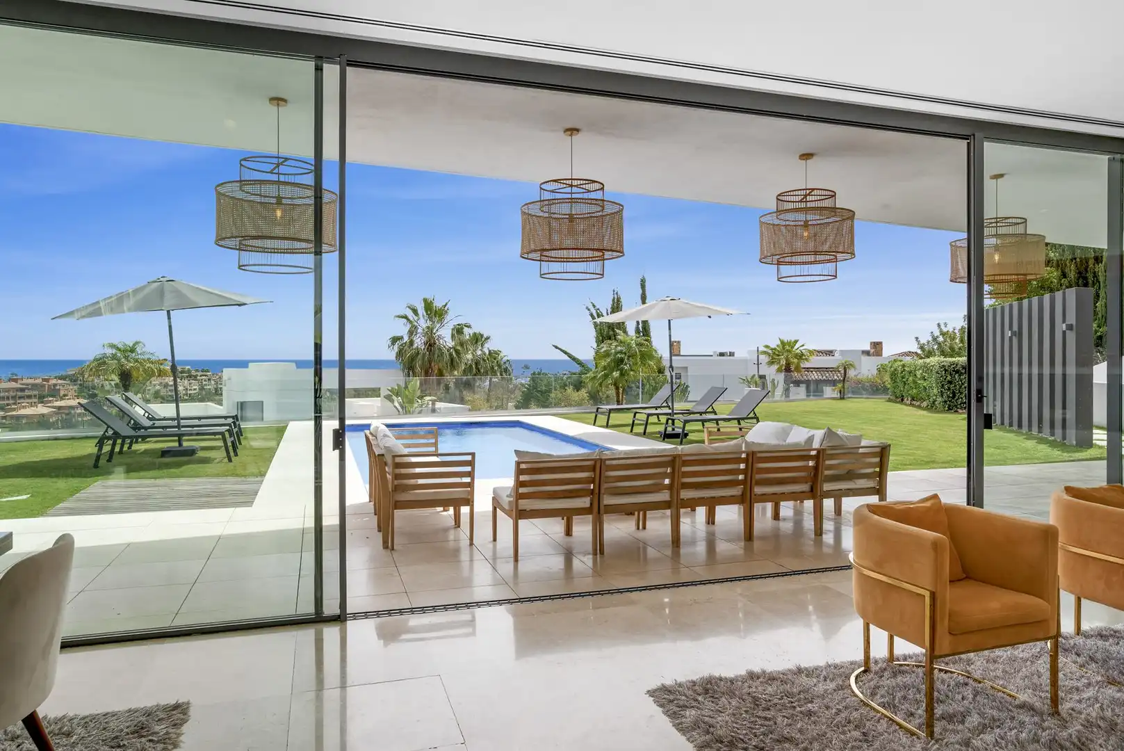 Terrassa de Casa o xalet en venda en Benahavís amb Aire condicionat, Jardí privat i Terrassa