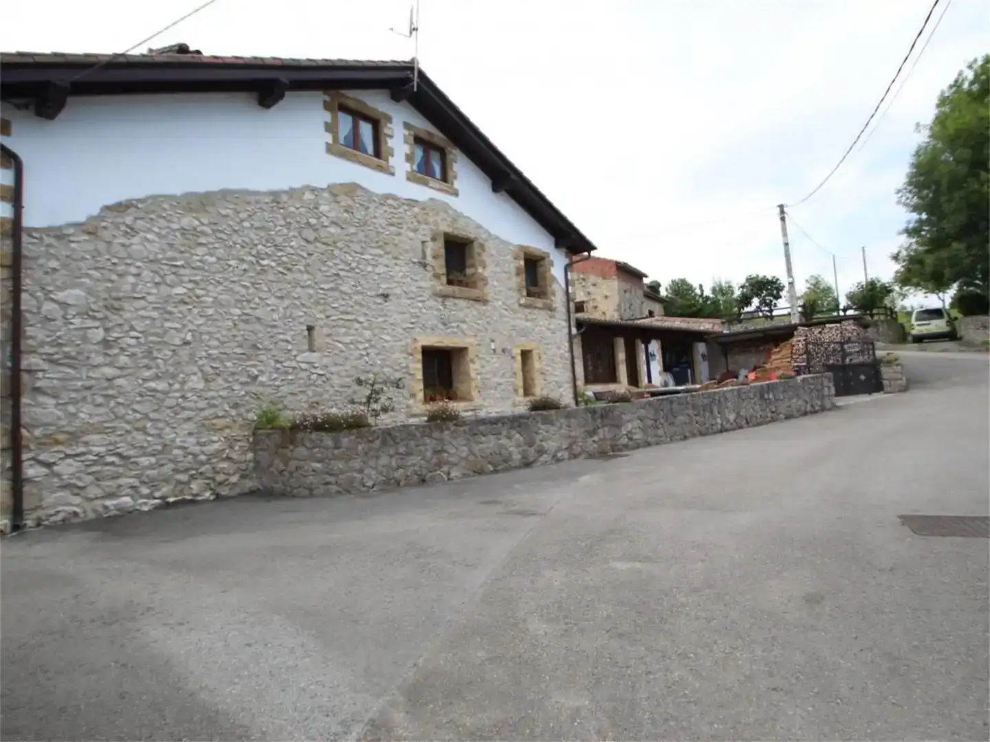 Vista exterior de Casa o xalet en venda en Valdáliga amb Balcó