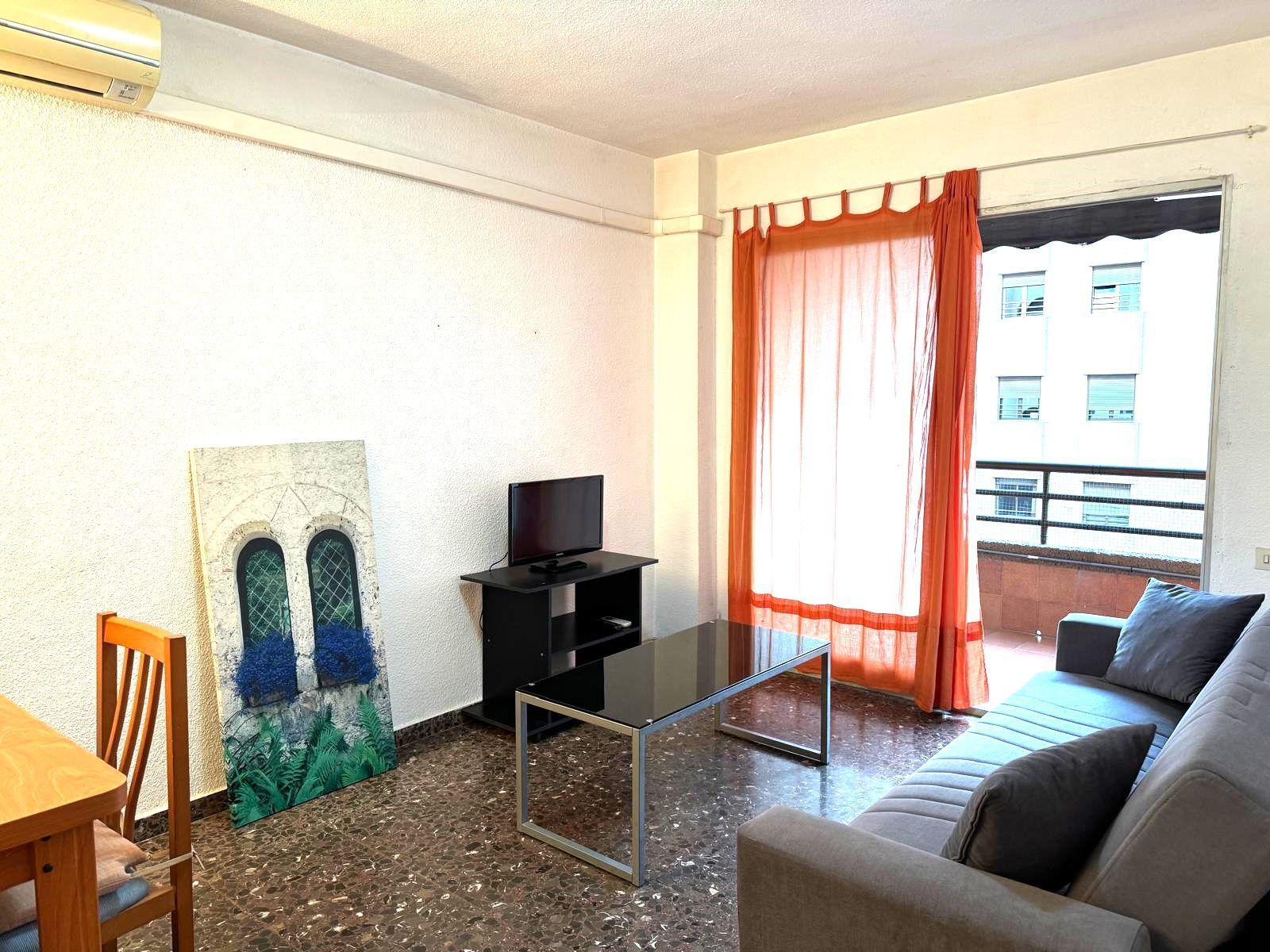 Piso de alquiler en Serpis, Ciutat Jardí