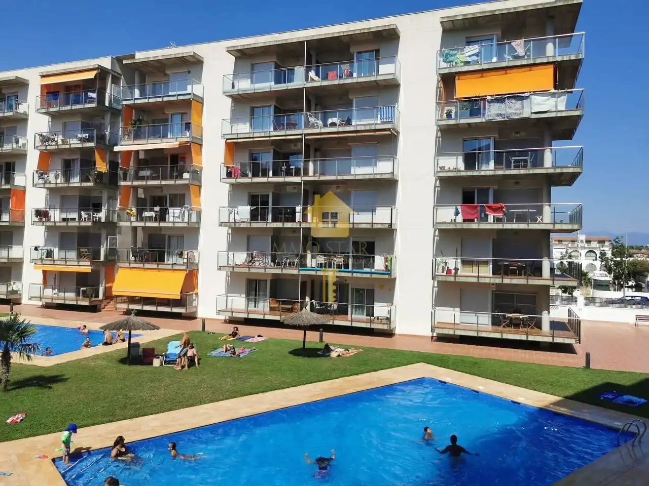 Piscina de Piso de alquiler en Roses con Aire acondicionado, Terraza y Trastero
