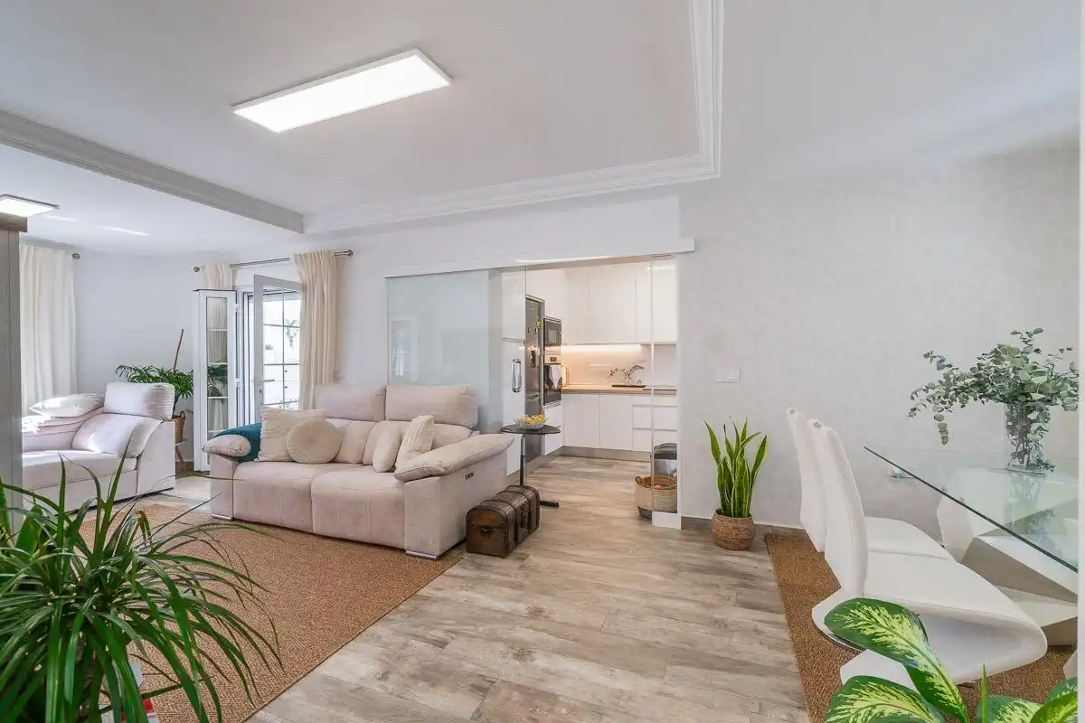 Sala de estar de Apartamento en venta en San Miguel de Salinas con Calefacción