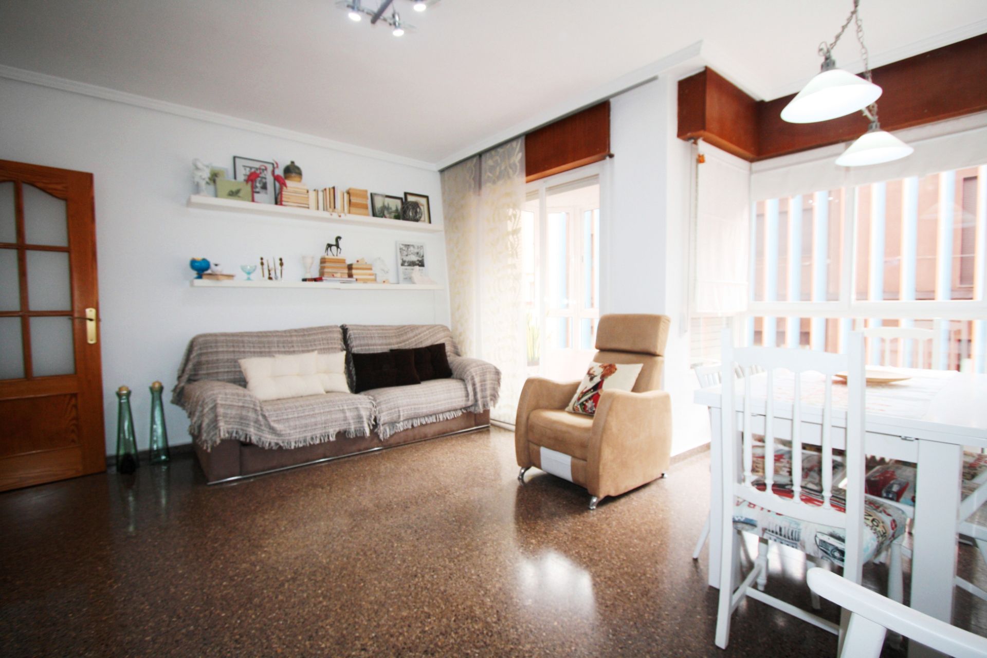 Sala d'estar de Apartament en venda en  Albacete Capital amb Calefacció, Traster i Moblat