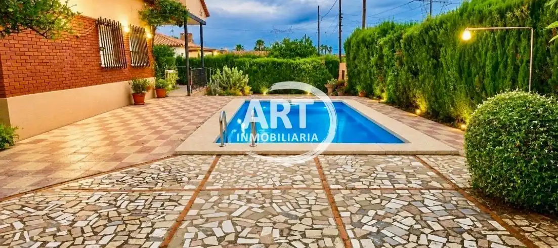 Jardí de Casa o xalet en venda en L'Eliana amb Calefacció, Terrassa i Piscina
