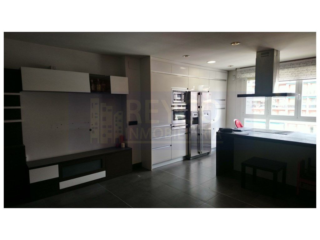 Kitchen of Duplex for sale in  Logroño