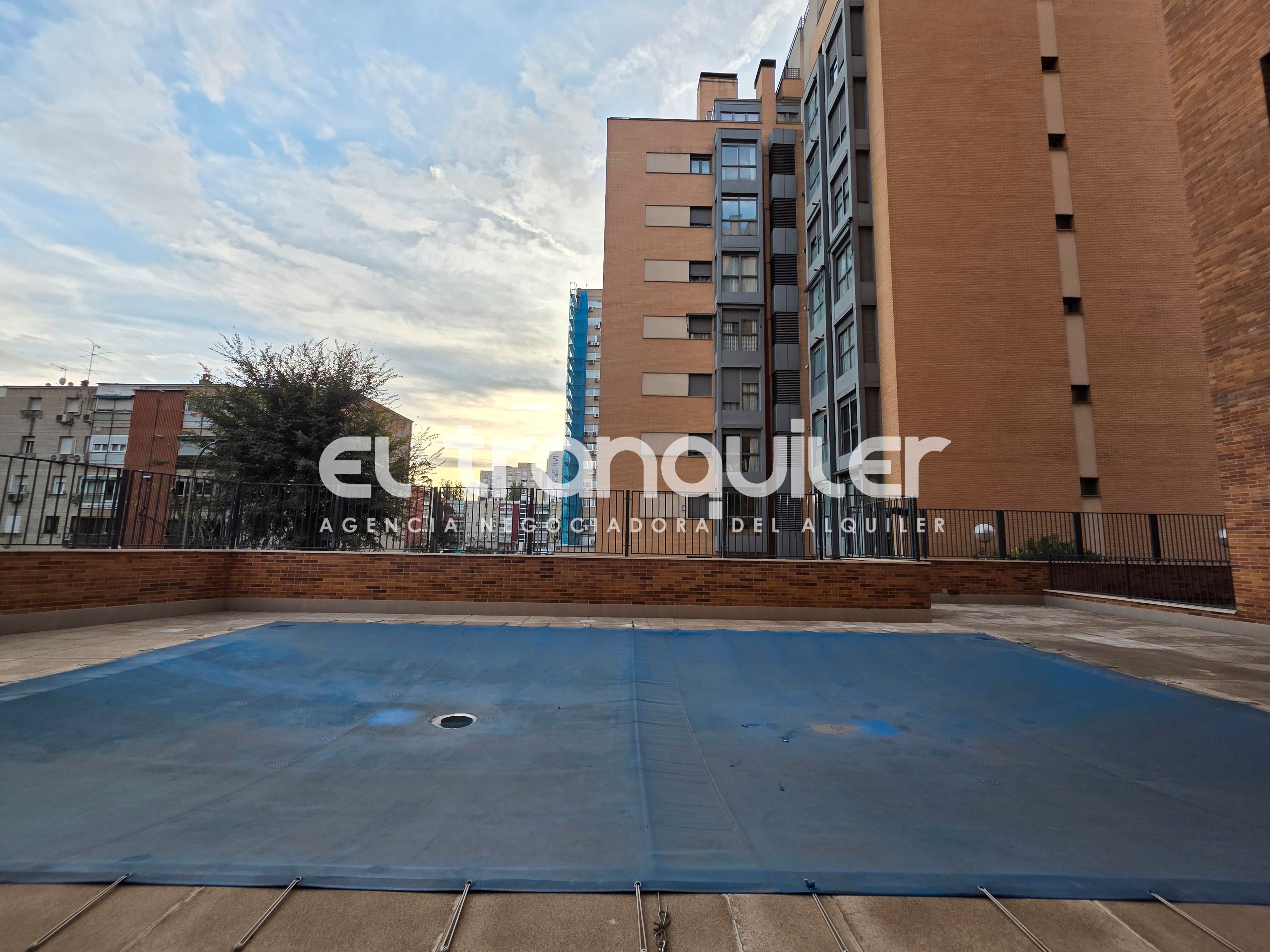 Exterior view of Flat to rent in  Madrid Capital  with Air Conditioner, Storage room and Swimming Pool