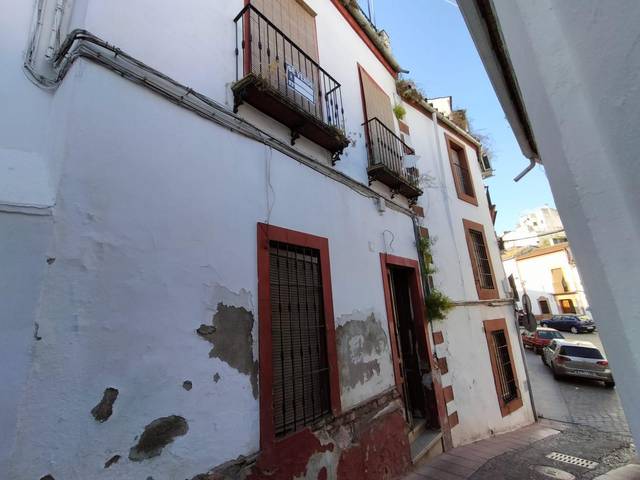 Casa adosada en Venta en Montoro