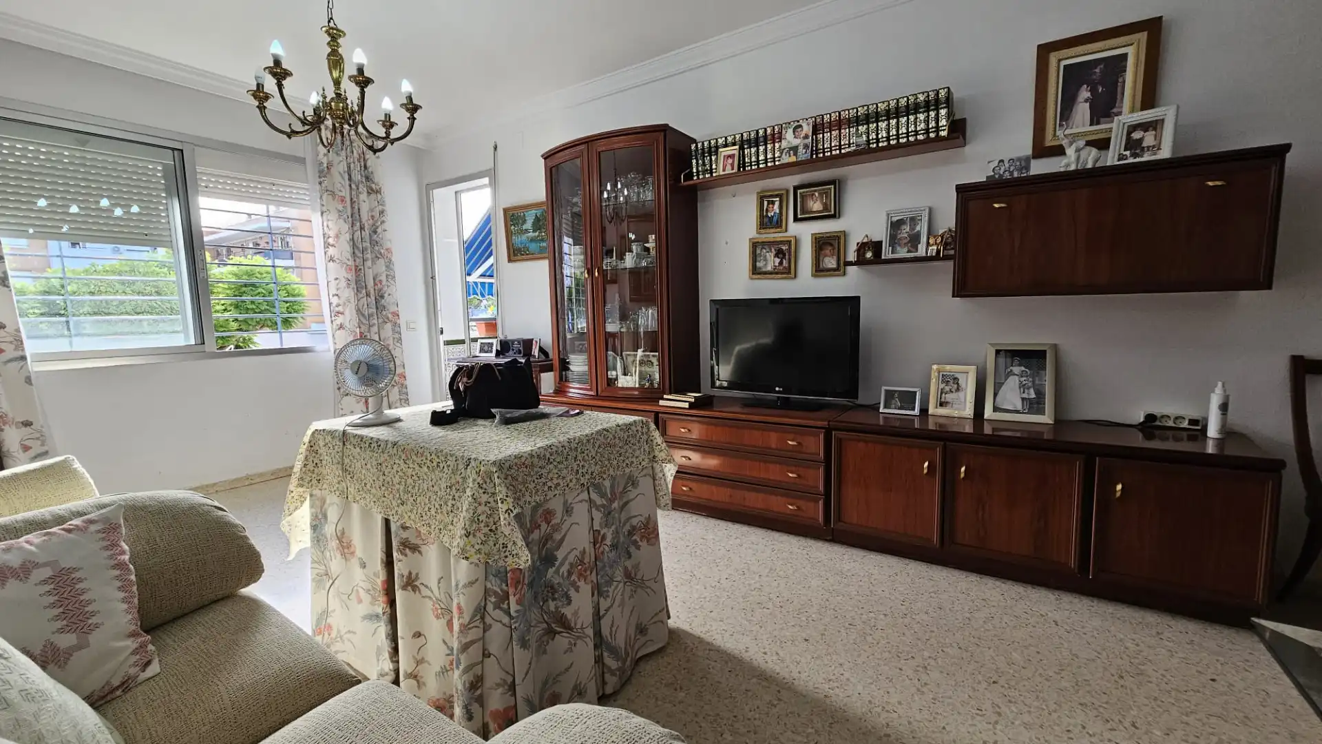 Living room of Flat for sale in Jerez de la Frontera  with Air Conditioner, Terrace and Storage room