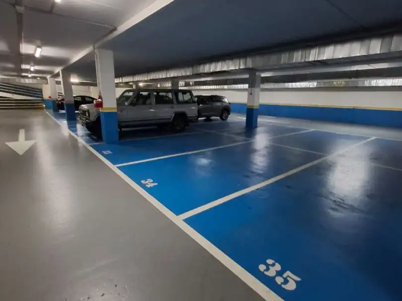 Parkplatz von Garage zur Miete in Llano