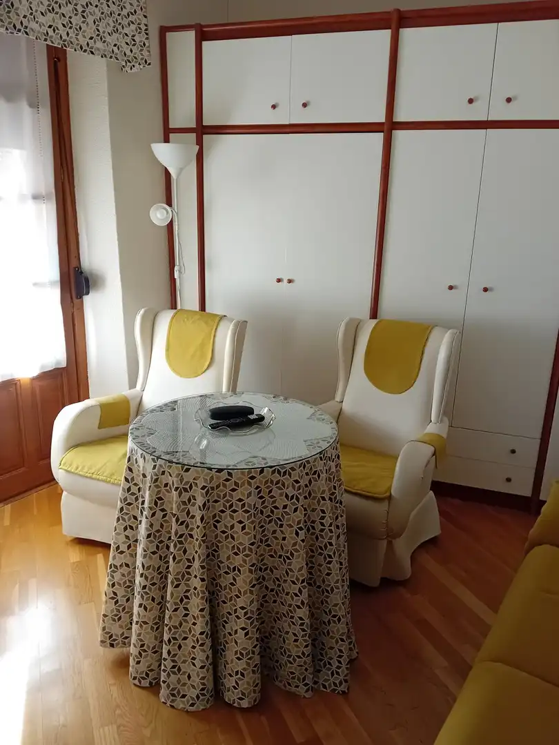 Sala d'estar de Casa o xalet en venda en Almagro amb Aire condicionat, Calefacció i Terrassa