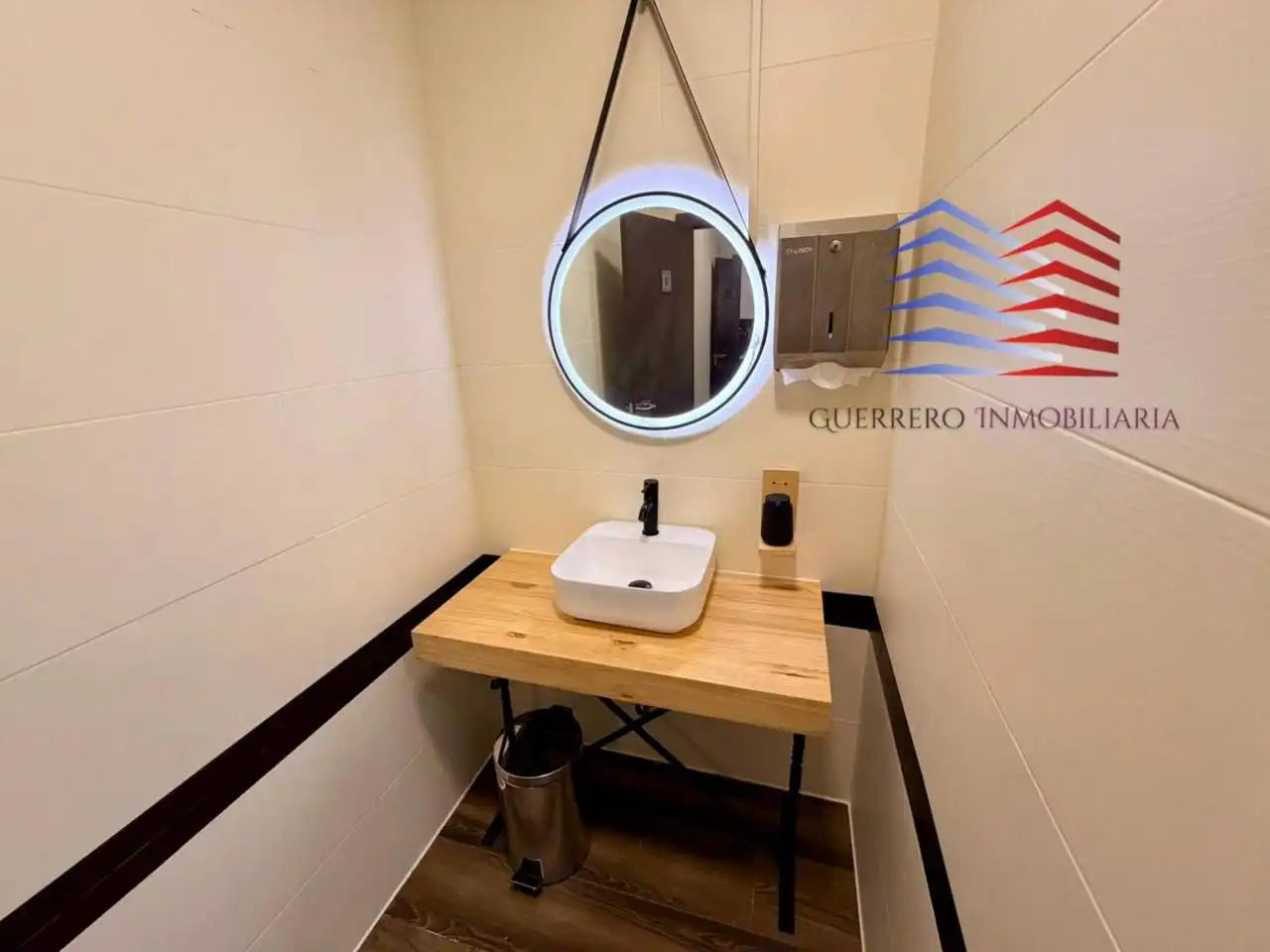 Bathroom of Commercial properties for rent in Ourense Capital   with Air Conditioner and Alarm