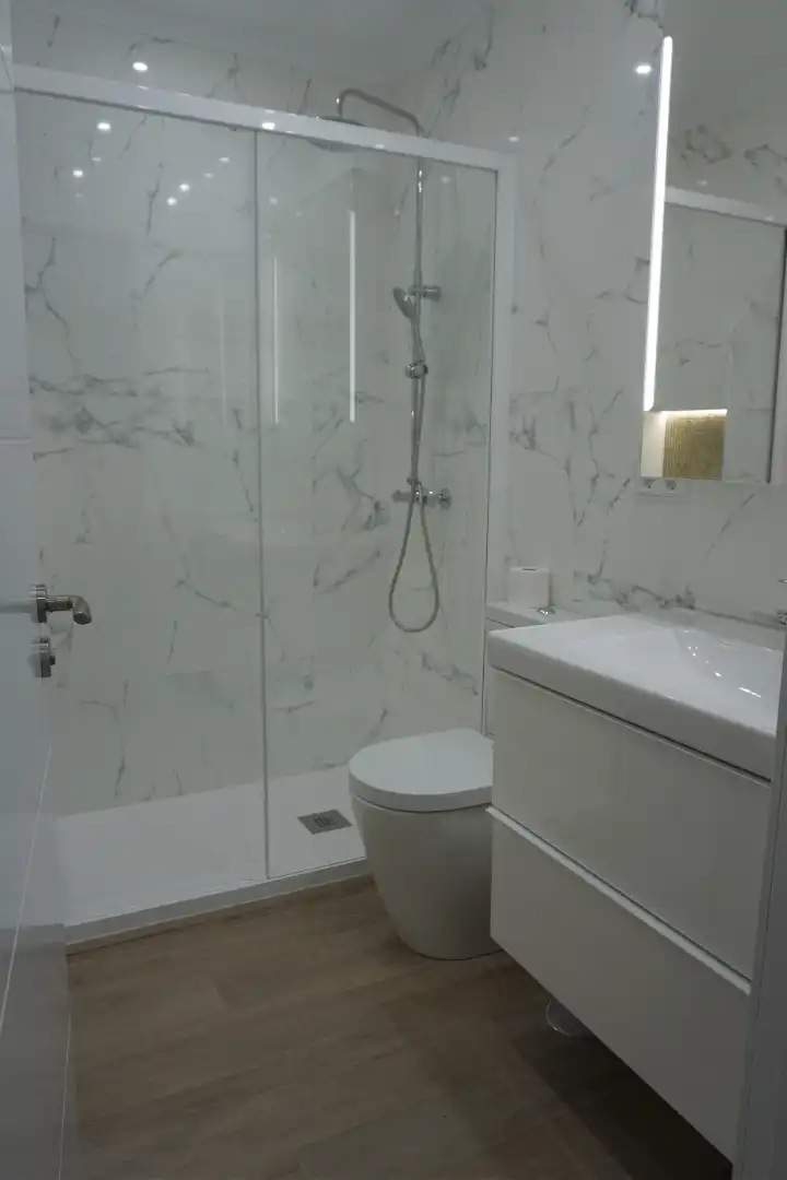 Bany de Apartament de lloguer en Madrid amb Calefacció i Moblat