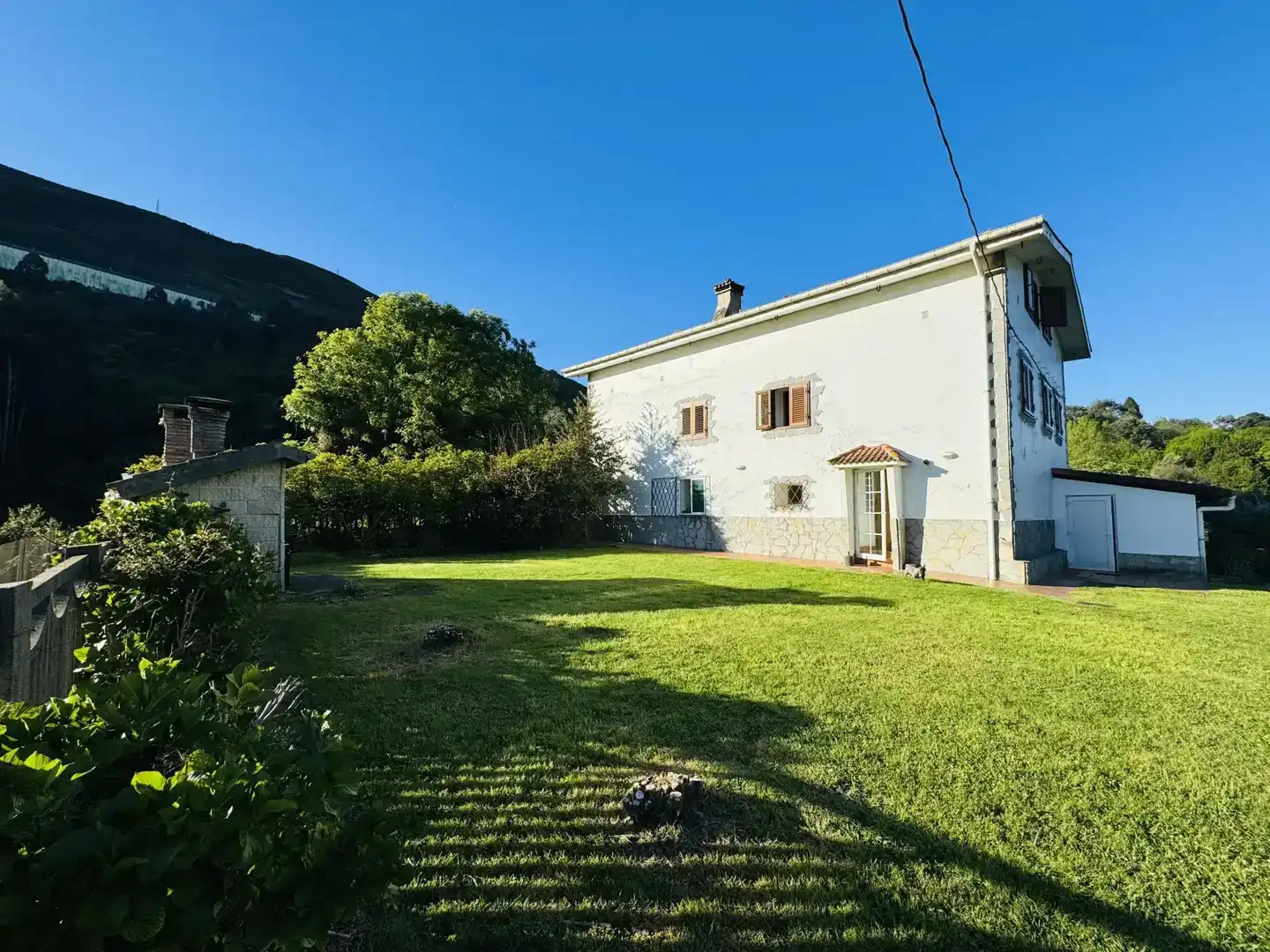 Vista exterior de Casa o chalet en venta en Castro-Urdiales con Balcón