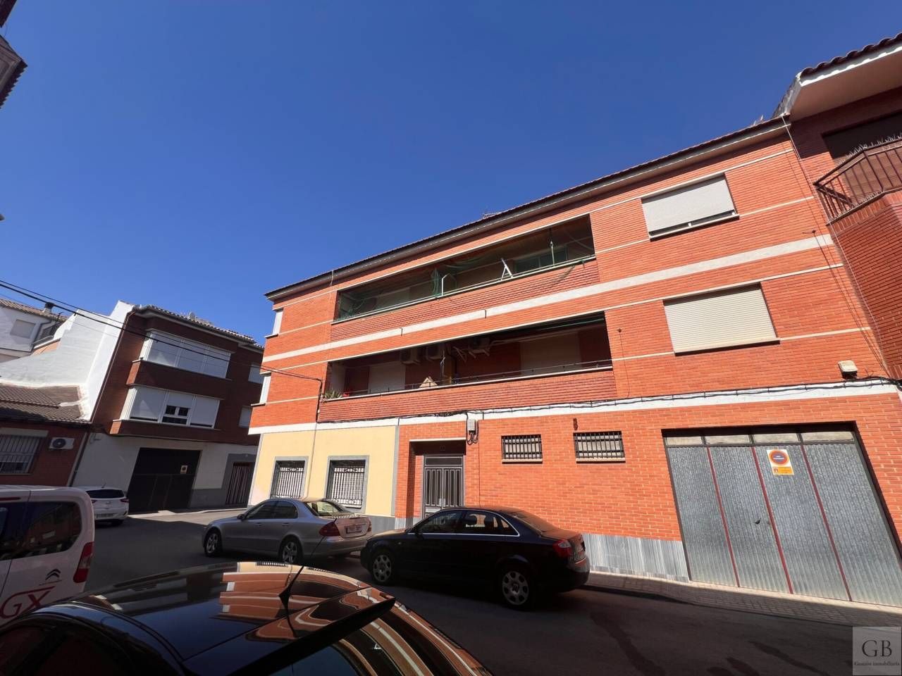 Vista exterior de Pis en venda en Consuegra amb Calefacció, Terrassa i Traster