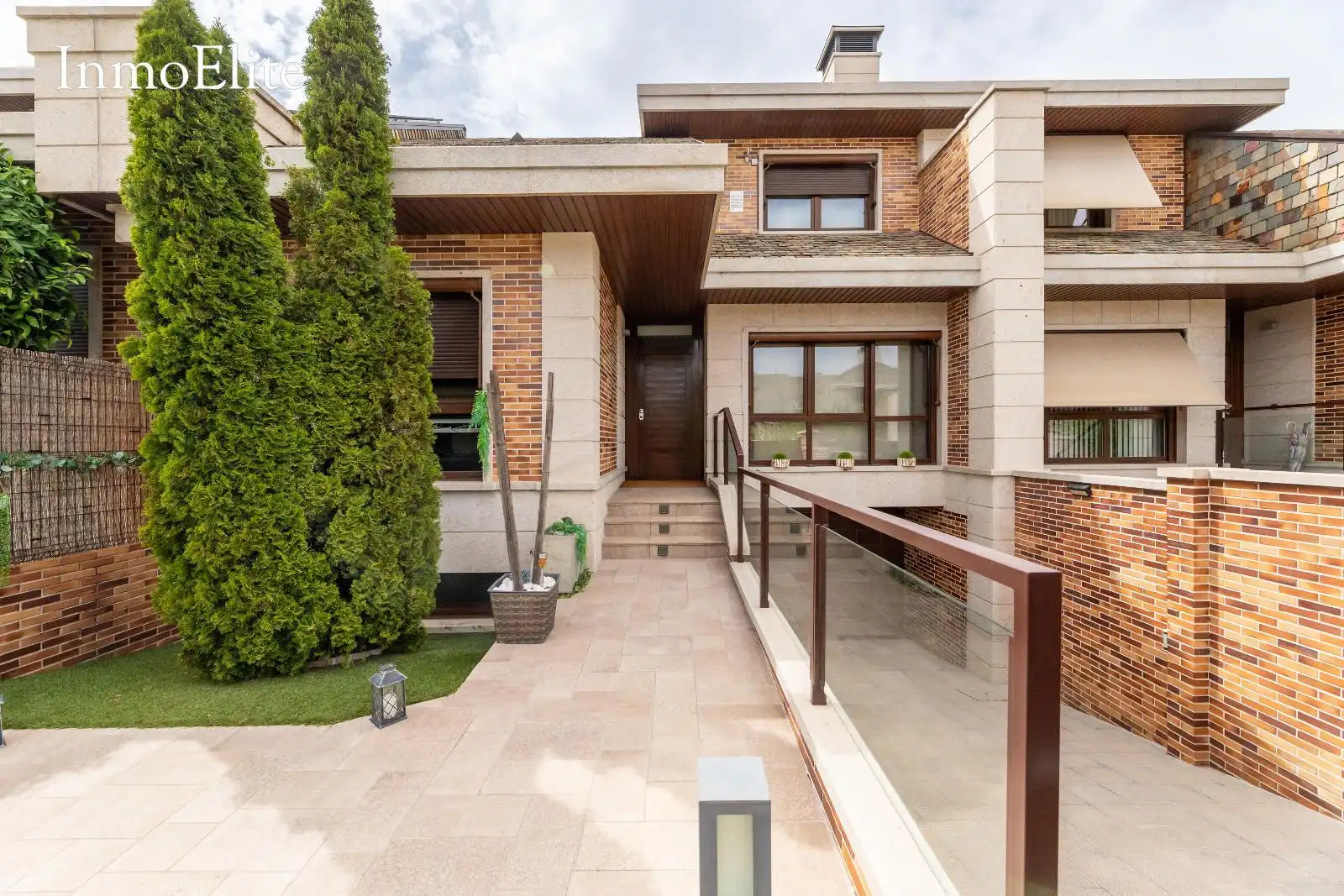 Exterior view of Detached homes for sale in Majadahonda  with Air Conditioner, Heating and Private garden