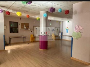 Locale commerciale in vendita a Sur