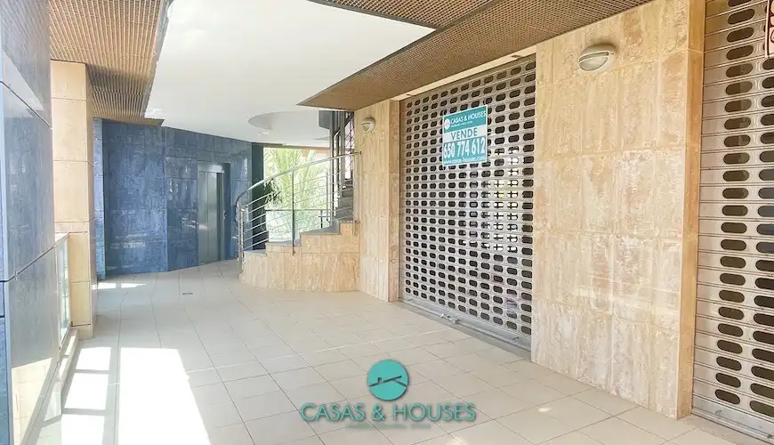 Geschaftsraum zum Verkauf in La Manga del Mar Menor mit Klimaanlage, Terrasse und Möbliert