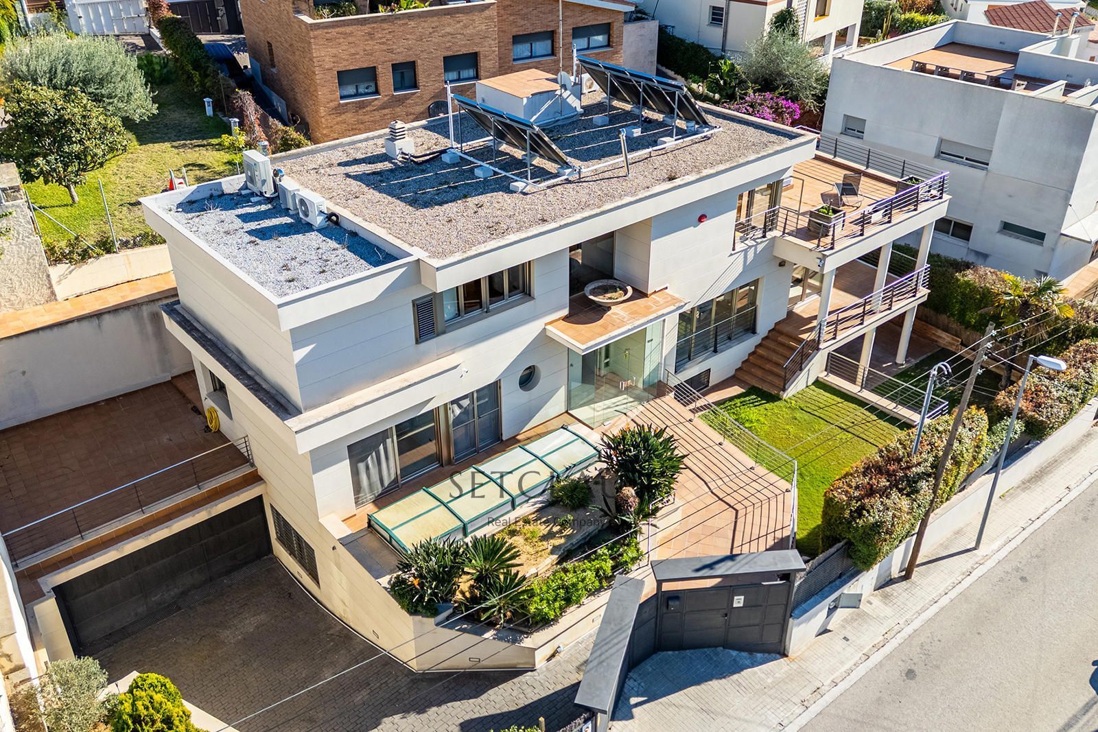 Außenansicht von Haus oder Chalet zum verkauf in Alella mit Klimaanlage, Heizung und Privatgarten