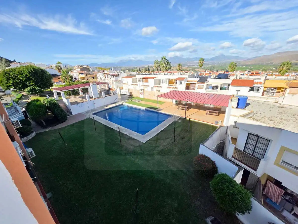 Vista exterior de Pis en venda en Cártama amb Terrassa, Traster i Piscina comunitària