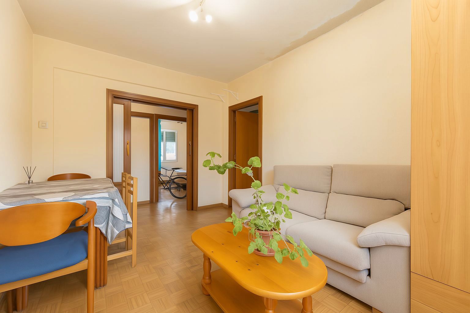 Living room of Flat for sale in  Madrid Capital  with Parquet flooring and Terrace