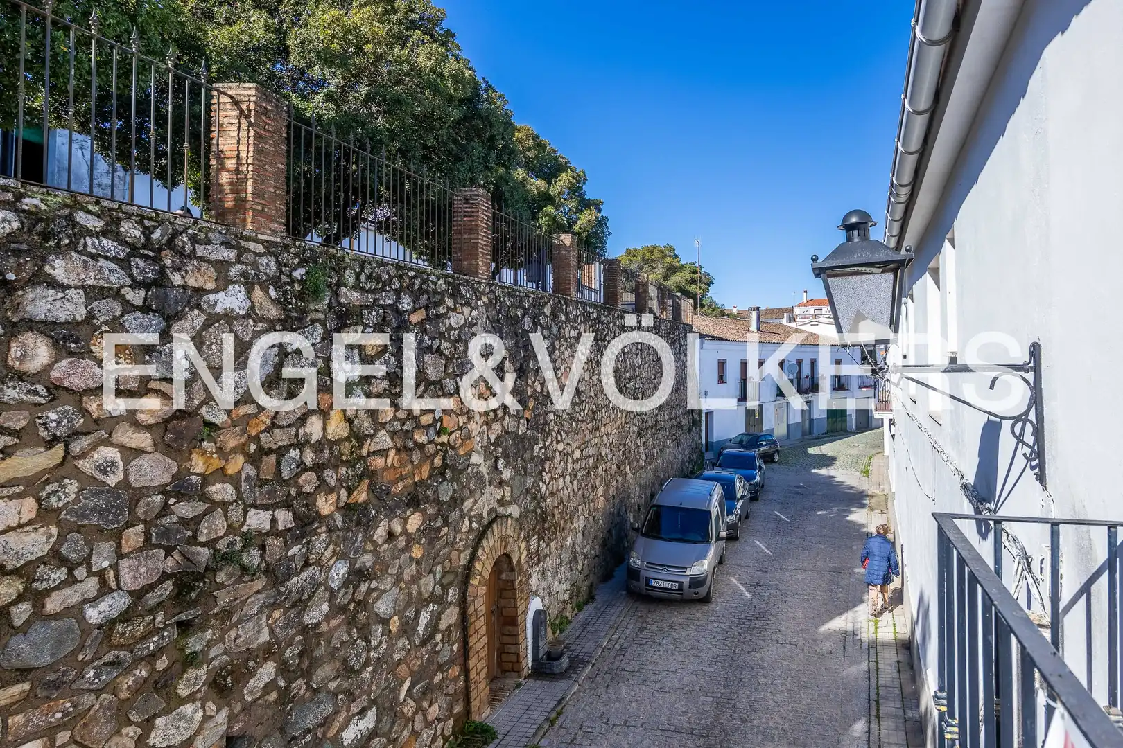 Vista exterior de Casa o xalet en venda en Cortegana amb Calefacció, Jardí privat i Terrassa