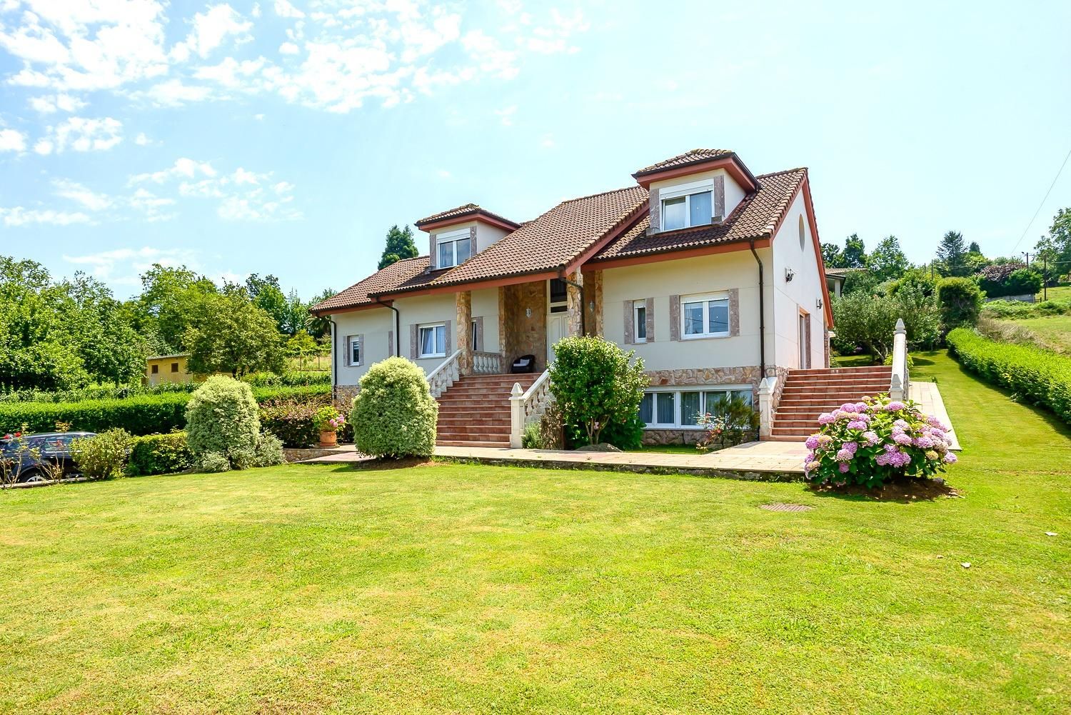 Exterior view of House or chalet for sale in Siero  with Air Conditioner, Heating and Private garden