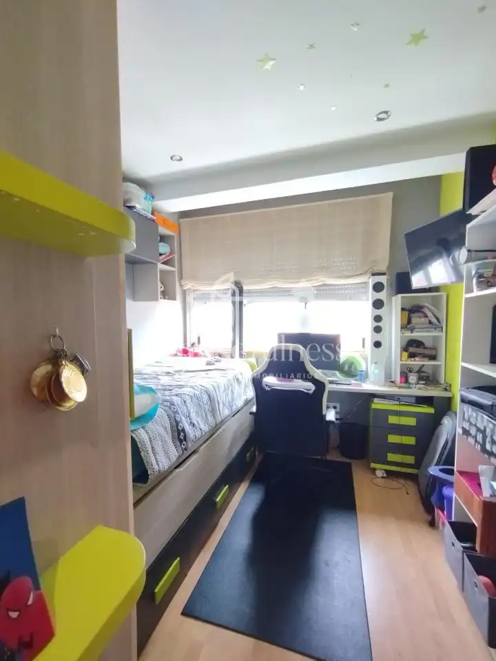 Schlafzimmer von Wohnung zum Verkauf in Ferrol mit Heizung, Abstellraum und Möbliert