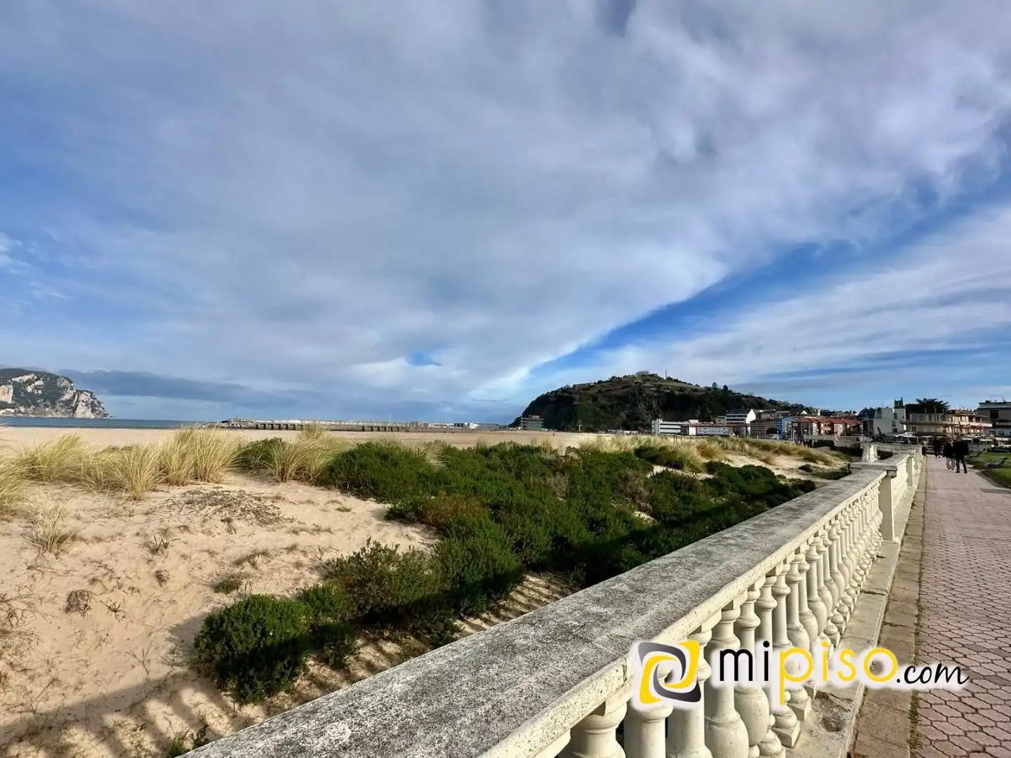 Vista exterior de Casa o chalet de alquiler en Laredo con Calefacción, Jardín privado y Amueblado