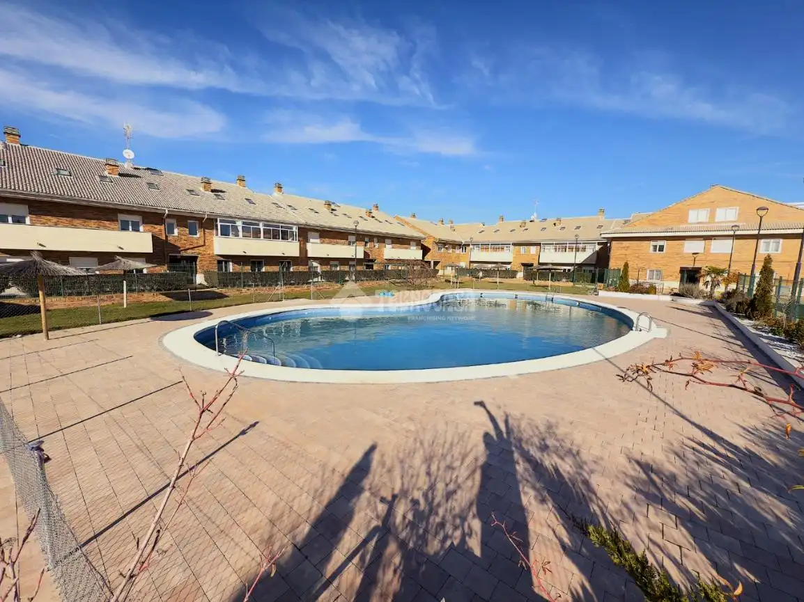 Piscina de Pis en venda en Arcas del Villar amb Calefacció, Terrassa i Balcó