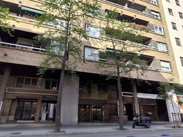 Locale commerciale in vendita a Centre - Sant Oleguer