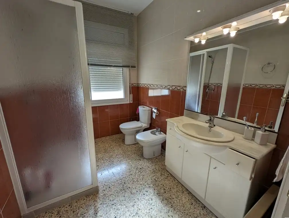 Bany de Casa o xalet en venda en Arens de Lledó amb Jardí privat, Moblat i Balcó