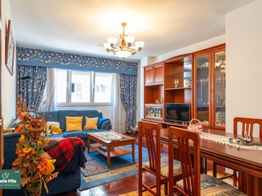 Apartment with lift for sale in Rua Xoan Carballal