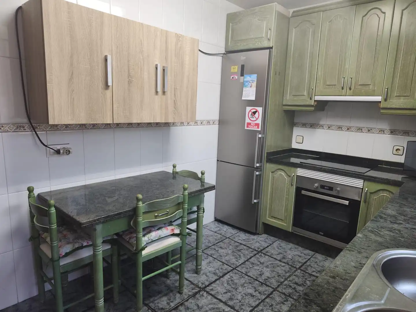 Kitchen of Flat for share in Costacabana - Loma Cabrera